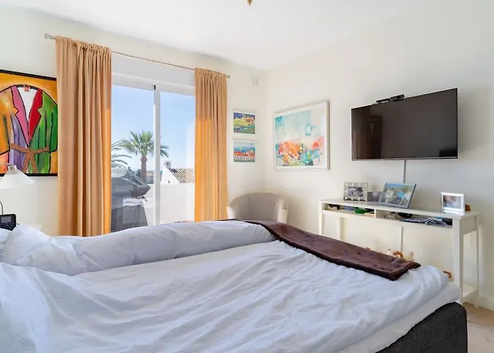 Apartman In Nueva Andalucia With An Amazing View